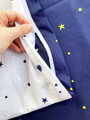 Bbavlnené obliečky s potlačou nočnej oblohy modro-bielej garby s hviezdami.